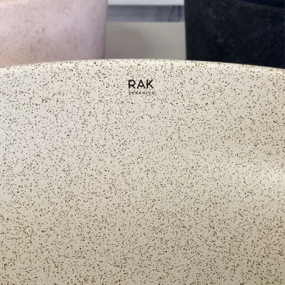 Lavamanos Mica Warm Grey RAK Ceramics - Imagen 5